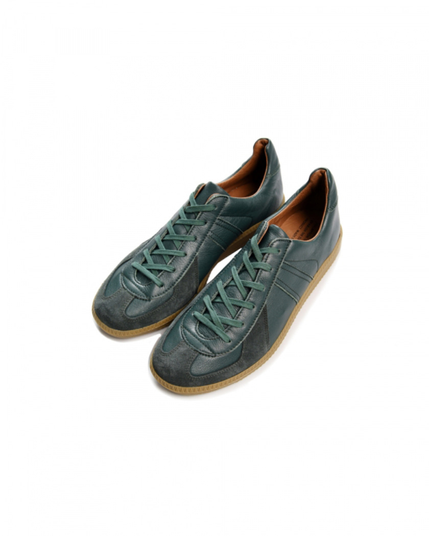 18FW REPRODUCTION OF FOUND GERMAN MILITARY TRAINER DARK GREEN