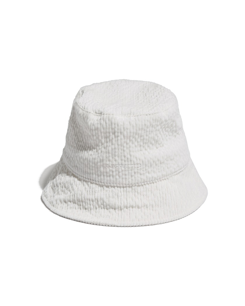 22FW UNAFFECTED LOGO BUCKET HAT OFF WHITE